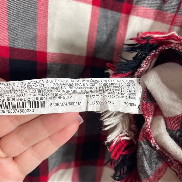 5/$30 Zara Flannel Plaid Crop Button Down Shirt M - Picture 2 of 4